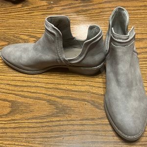 Maurice’s booties 9